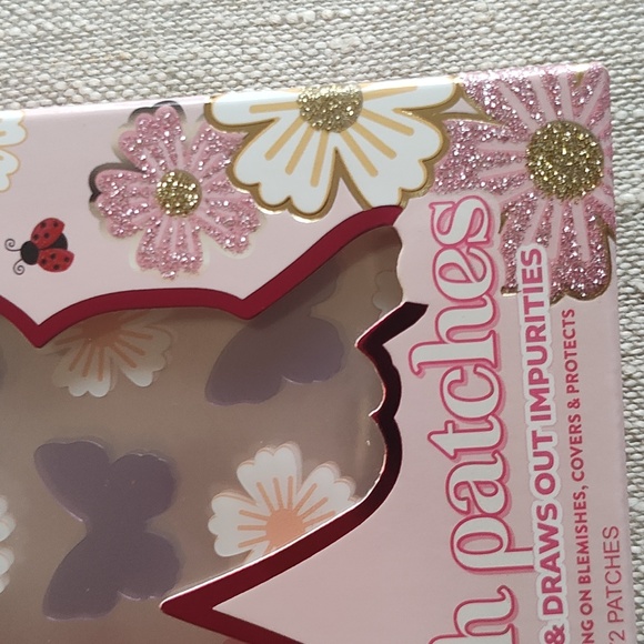 Butterflies Blemish Patches - Picture 3 of 9